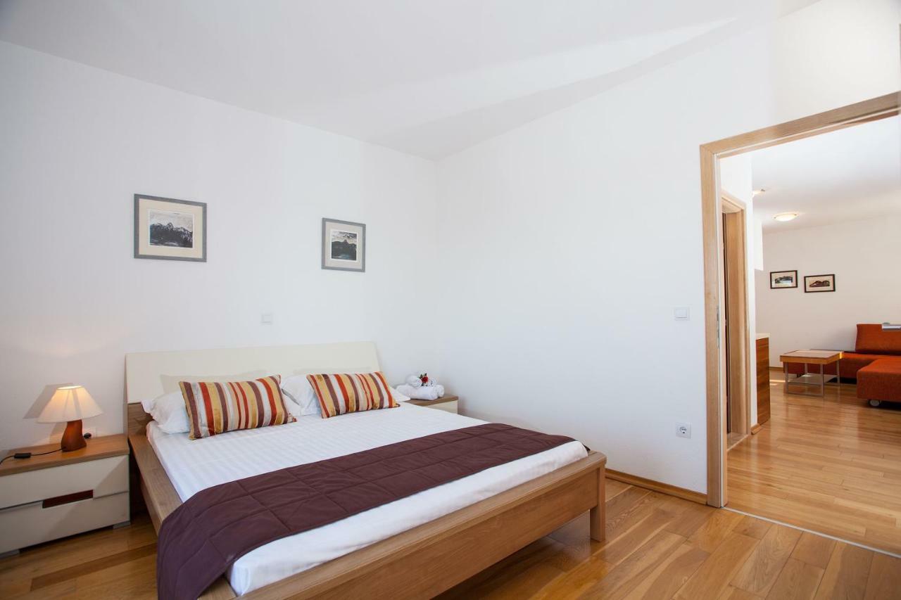 Villa Luce Mit Pool Makarska Exterior foto